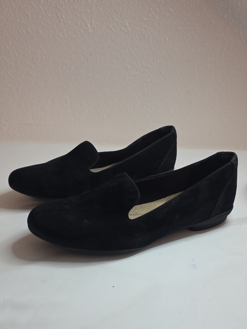 CLARKS SARA POPPY SLIP ON FLATS LOAFERS BLACK SUEDE VGUC LADIES SIZE 9.5 W